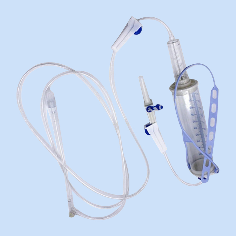 Burette ile pediatrik infüzyon seti